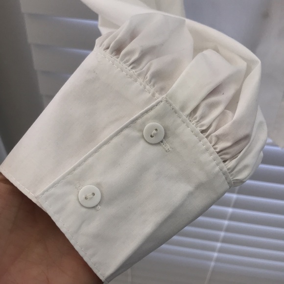 Q2 Button-Front Ruffle Shirt Embroidered Peter Pan collar Size S - Picture 8 of 15